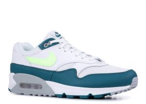 Nike Men's Air Max 90 Essential Sneakers